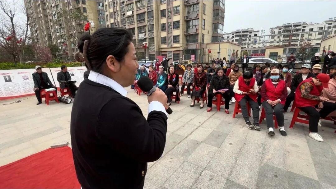 社区行20期3.jpg 十大彩票网赌平台